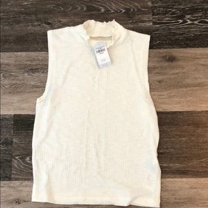 Abercrombie & Fitch Mock Neck Sleeveless Crop top
